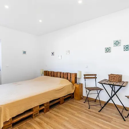 מלון דירות Patio Portugues מאפרה